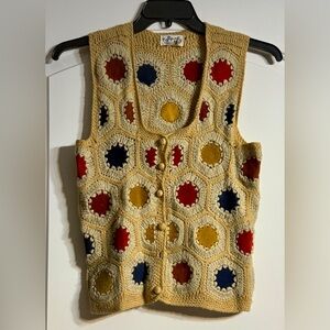 Harpees Crochet Sweater Vest Medium Tan Multi Vintage Boho 70s Grannycore Hippie